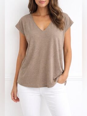 Majestic Filatures Linen Relaxed V-Neck Short Sleeve Tee in Taupe